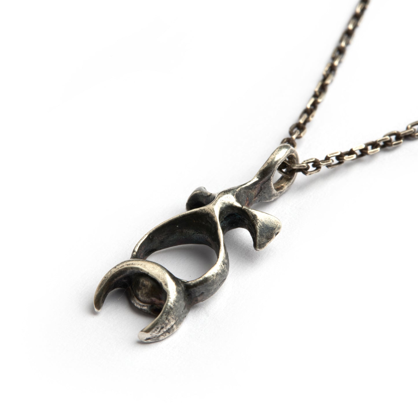 MONAS SILVER CHAIN SILVER-PLATE TALISMAN